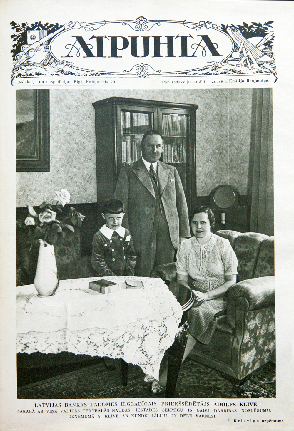 Latvijas Bankas padomes priekšsēdētājs Ādolfs Klīve ar dzīvesbiedri Lizeti Liliju un dēlu Visvaldi Varnesi 1938. gadā.